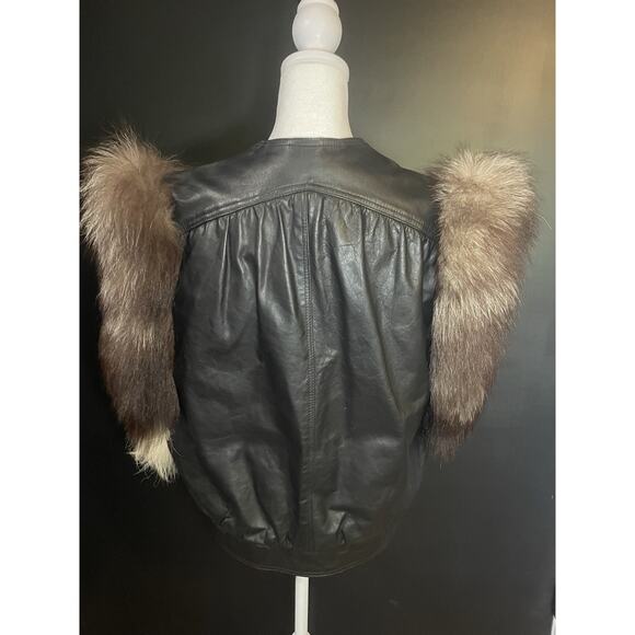 Vintage Luxury Leather Vest wth Genuine Raccoon Fur Sleeves–High-End European - Picture 5 of 16